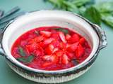 Compotée de fraises cuites et fraîches au basilic