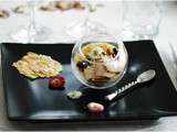 Panna cotta maïs, copeaux de foie gras et perles de balsamique et tuiles de parmesan