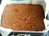 Brownie aux amandes grillées et cristaux de sel / Toasted almonds and salt crystals brownie