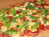Pizza mozzarella, tomates cherry & roquette