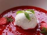 Glace light  au yaourt  à la verveine coulis de fraises