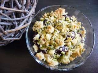 Crumble de cerises aux pistaches au thermomix ou sans