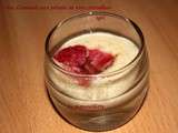 Crème d'amande aux pétales de roses cristallisés