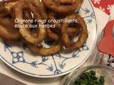 Oignons rings croustillants, sauce aux herbes