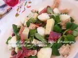Salade de mâche, poires, Bleu d'Auvergne, jambon cru et noisettes