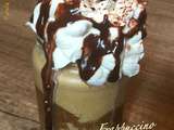 Frappuccino café caramel crème fouettée chocolat