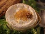 Cuisine moléculaire: camembert rôti et perles de miel