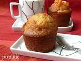 Cake et muffins moelleux au jus d'orange avec des orangettes