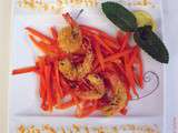 Brochette de crevettes croustillantes à la menthe et au curcuma, julienne de carottes glacées au miel