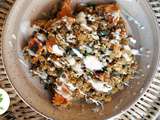 Veggie bowl à la patate douce, lentilles corail et quinoa, sauce yaourt et tahini