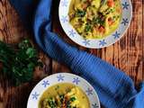 Soupe de chou-fleur, petits pois et patate douce au curry
