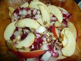 Salade de trevise aux pommes et aux noix