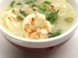 Soupe thaï aux crevettes & germes de soja