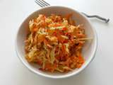 Salade de chou-rave, carotte, pomme et raisins secs