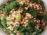 Taboulé couscous perlé, raisins, jus de persil et amandes grillées