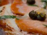 Bruschetta au saumon, aux câpres et au parmesan