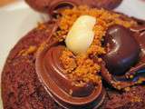 Cupcakes au chocolat noir et au coeur de chocolat blanc