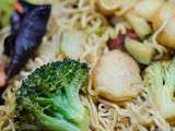 Nouilles chinoises aux légumes et aux st jacques