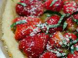 Tarte aux fraises et compotée de rhubarbe