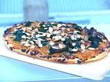 Pizza oignon épinard amande