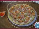 Pizza blanche aux poivrons deux couleurs et saucisses Herta