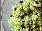 Salade La salade fraîcheur de chou blanc, avocat, feta et aux graines de courge