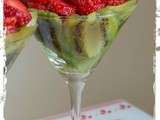 Présentation sympa et chic de verrine fraise kiwi