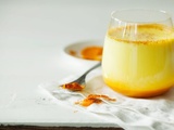 Golden milk : le super aliment aux mille bienfaits qui aide le système immunitaire