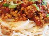 Spaghetti fusion: bolognaise à la vietnamienne sur vermicelles de riz