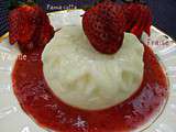 Panna-cotta à la vanille et son coulis de fraises