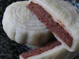 Gâteau de lune glacé de haricots rouges azuki 红豆冰皮月饼 hóngdòu bīngpí yuèbing