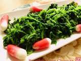 Salade de fanes de radis rose 凉拌小萝卜缨 liángbàn xiǎoluóbo yīng