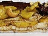 Crêpe à l'ananas, au miel, noix de cajou et épices douces