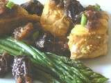 Lotte marinée au curcuma et sa sauce pruneaux et gingembre