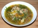 Soupe aux ailerons de poulet et à l'asiatique