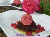 Extra fondant au chocolat sur coulis d’ananas frais de lolie sur coulis d’ananas frais