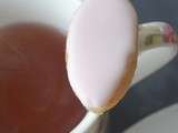 Que faire avec des calissons rose-gingembre de José marechal ? une panna cotta d’eric sapet, sur un air je me (pour)leche les doigts avec