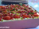 Tiramisu aux fraises, graines de grenade et pistaches