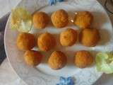 Boulettes de pommes de terres aux crevettes.poivrons pannés