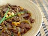 Bœuf sauté aux oignons et noix de cajou, à la mode asiatique