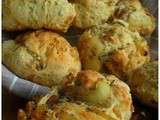 Petits pains aux oignons (et certains à la moutarde aigre douce) :