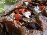 Galettes de sarrasin au saumon fumé, chèvre frais, champignons et aneth