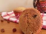 Muffins anglais sans beurre au thé, raisins et à la farine d'épeautre complète