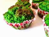 Muffins au son d'avoine, noisette, pandan, éclats de cacao