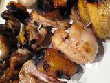 Brochettes de cuisses de caille, figues et abricots secs