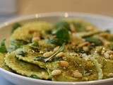 Raviolis au basilic parmesan et pignons de pin