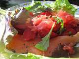 Salade de fraises, saumon fumé aux agrumes