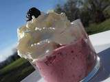 Verrine fruits rouges mascarpone et biscuits roses