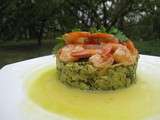 Wok de crevettes et courgettes dans un cercle