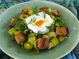 Salade de poireaux, câpres et œuf mollet